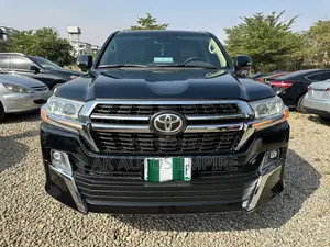 Toyota Land Cruiser 5.7 V8 VXR 2019 Black