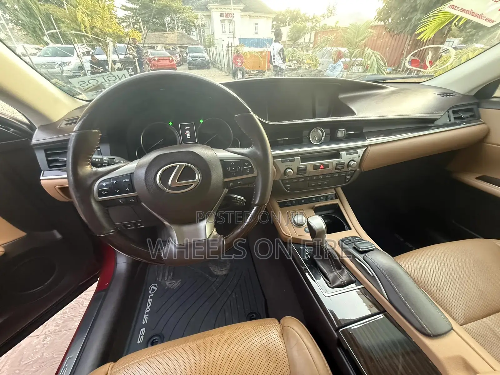 Lexus ES 250 2016 Red