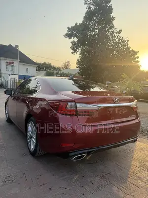 Lexus ES 250 2016 Red