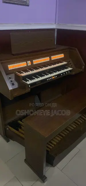 Viscount Organ