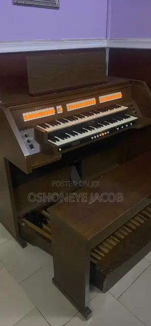 Viscount Organ