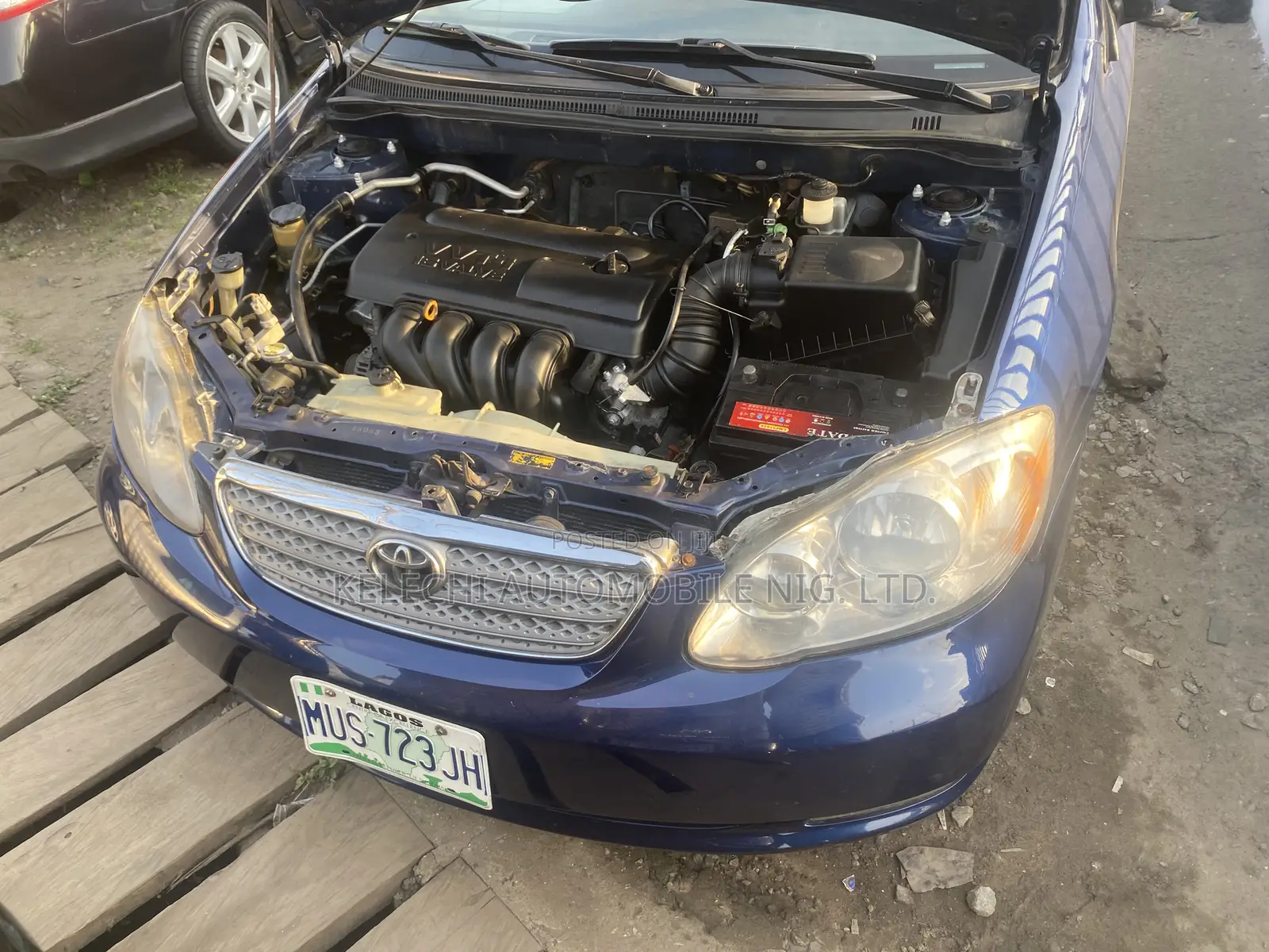 Toyota Corolla LE 2004 Blue