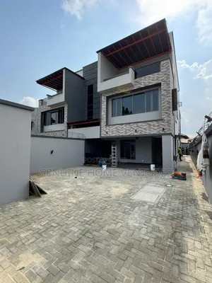 5bdrm Duplex in Gbagada for sale