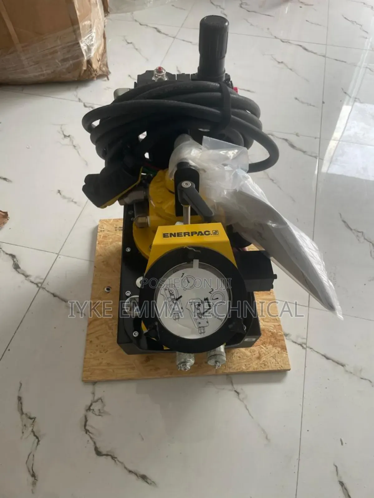 Torque Wrench Pump