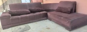 Quality 5 Seater Corner Piece Sofa With Pillow