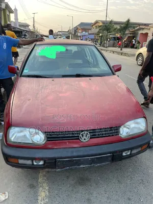 Volkswagen Golf 1.6 2000 Red