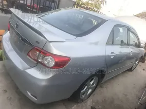 Toyota Corolla 2012 Silver