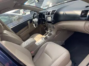 Toyota Highlander Limited 3.5l 4WD 2013 Blue