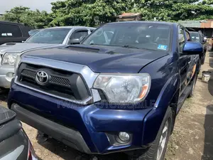 Toyota Tacoma V6 4dr Double Cab 4WD 5.0 ft. SB (4.0L 6cyl 5A) 2015 Blue