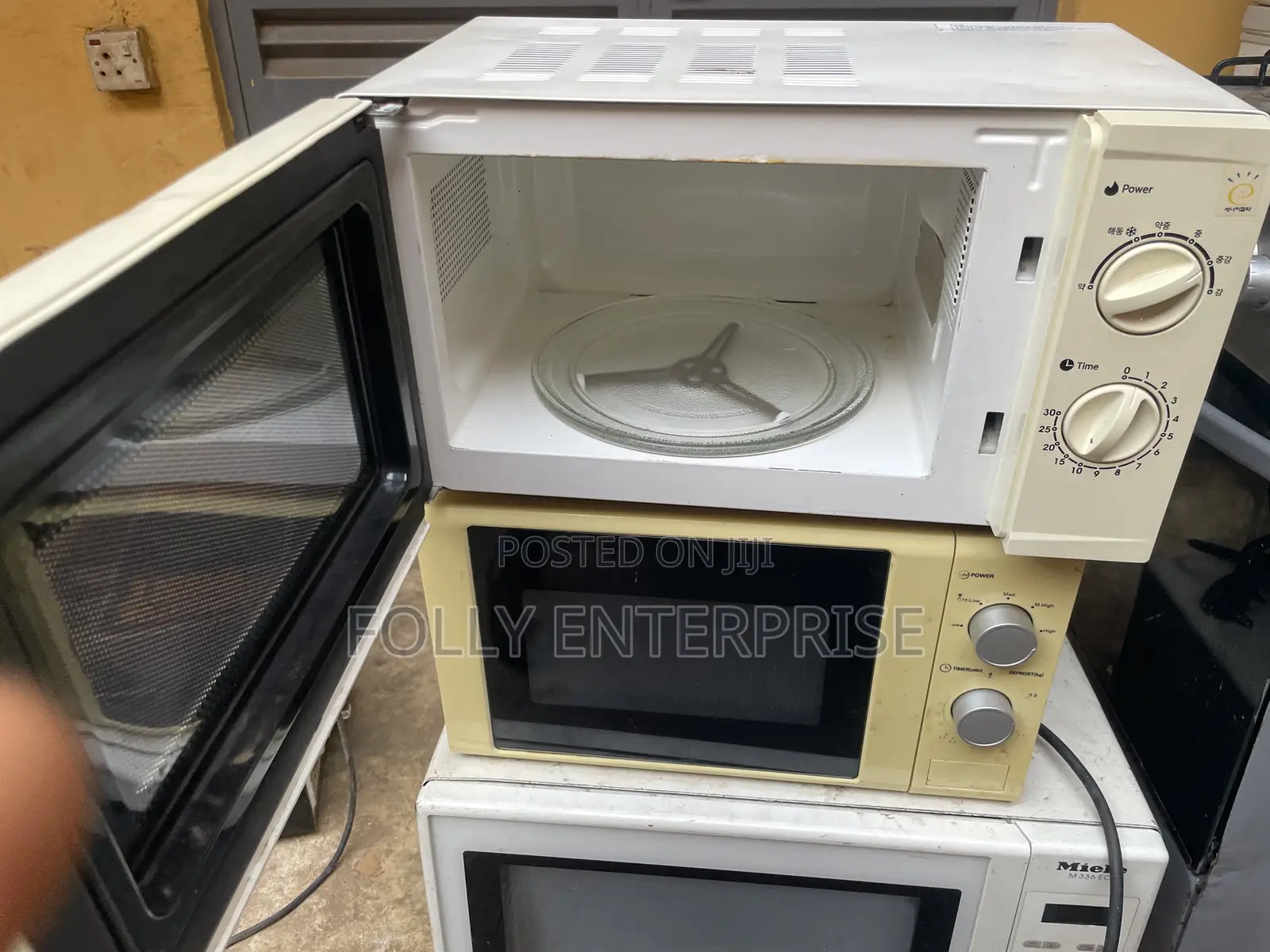 Microwave Oven