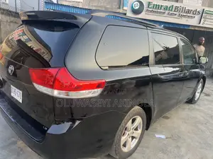 Toyota Sienna 2011 Black