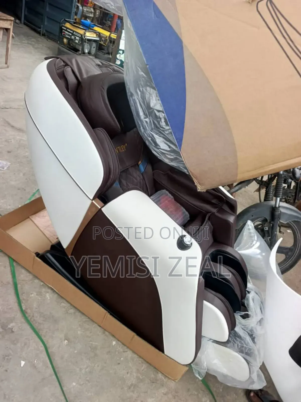 Durable Bentley Adjustable Massager Chair