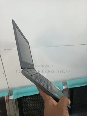 Laptop Acer 4GB Intel HDD+SSD 320GB