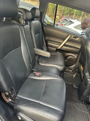 Toyota Highlander SE 3.5L 4WD 2013 Gray