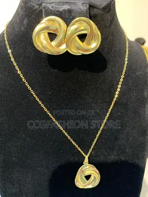 Fashion Necklace Set
