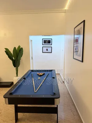 Entire 1 Bedroom Apt With Snooker
