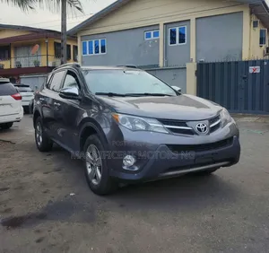 Toyota RAV4 XLE 4dr SUV AWD (2.5L 4cyl 6A) 2015 Gray