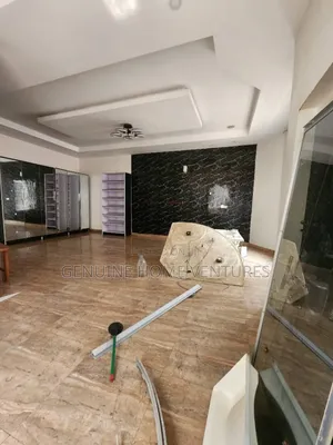 4bdrm Duplex in Chevron for rent