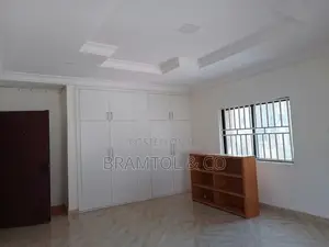3bdrm Block of Flats in Wuse 2 for rent