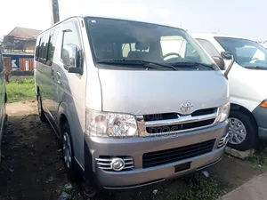 Toyota HiAce 2012 Silver
