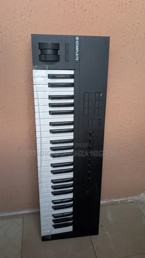 Komplete Kontrol A49 Studio Midi Keyboard