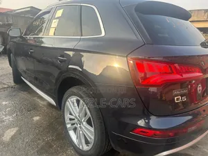 Audi Q5 2.0T Tech Premium AWD quattro 2018 Black