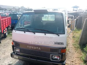 Toyota Dyna 100