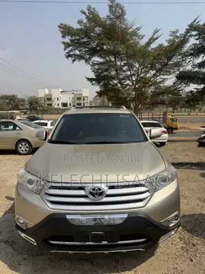 Toyota Highlander Limited 2012 Gold