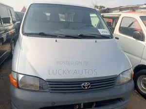 Toyota HiAce 2005 Silver
