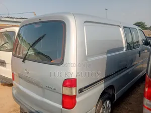 Toyota HiAce 2005 Silver