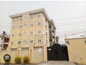 3bdrm Block of Flats in Victoria Island for rent