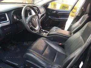 Toyota Highlander Limited Platinum 4dr SUV AWD (3.5L 6cyl 6A) 2015 Gray