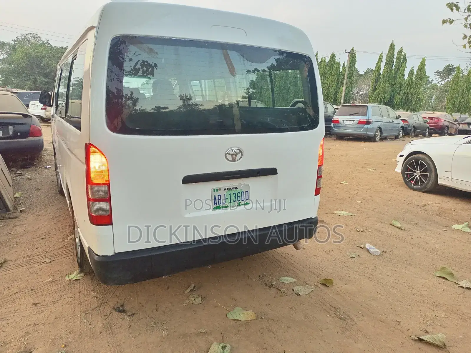Toyota HiAce 2013 White