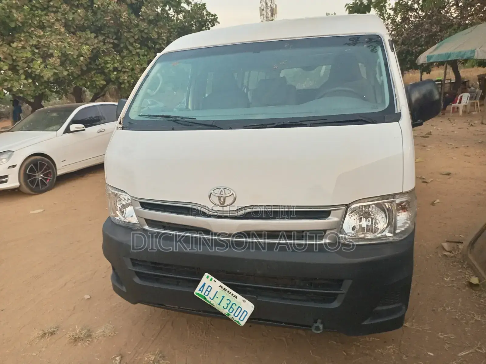 Toyota HiAce 2013 White