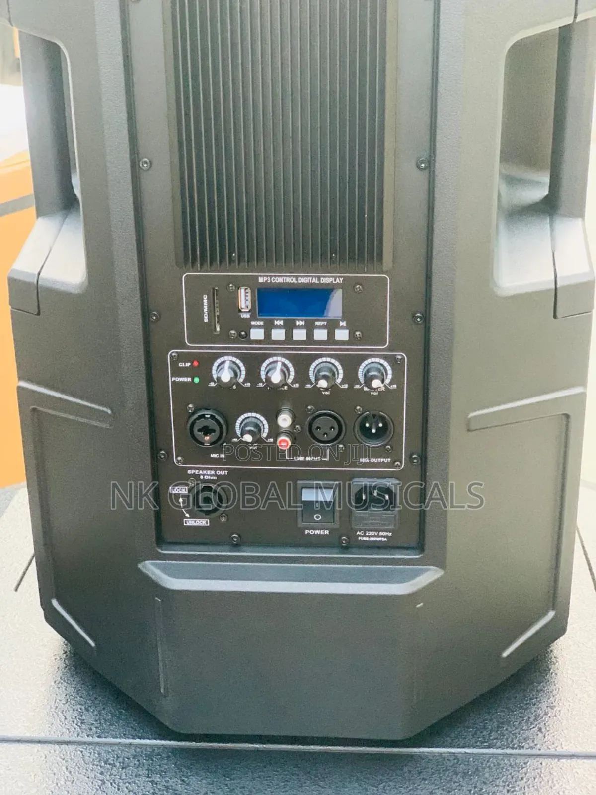 15 Zed Powered Speaker