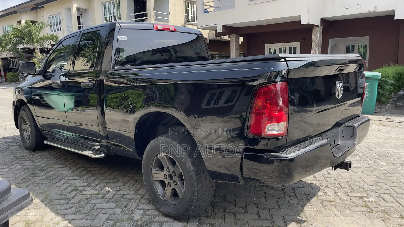 Dodge RAM 1500 Crew Cab 2010 Black