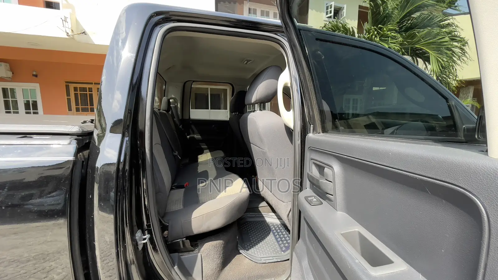 Dodge RAM 1500 Crew Cab 2010 Black