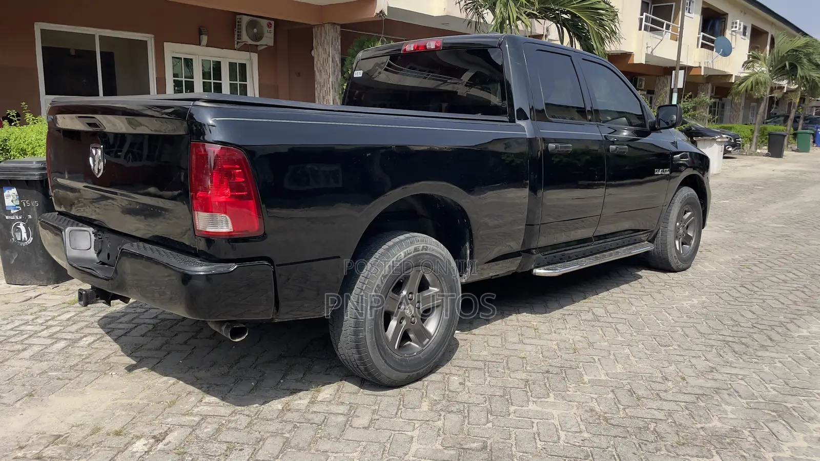Dodge RAM 1500 Crew Cab 2010 Black