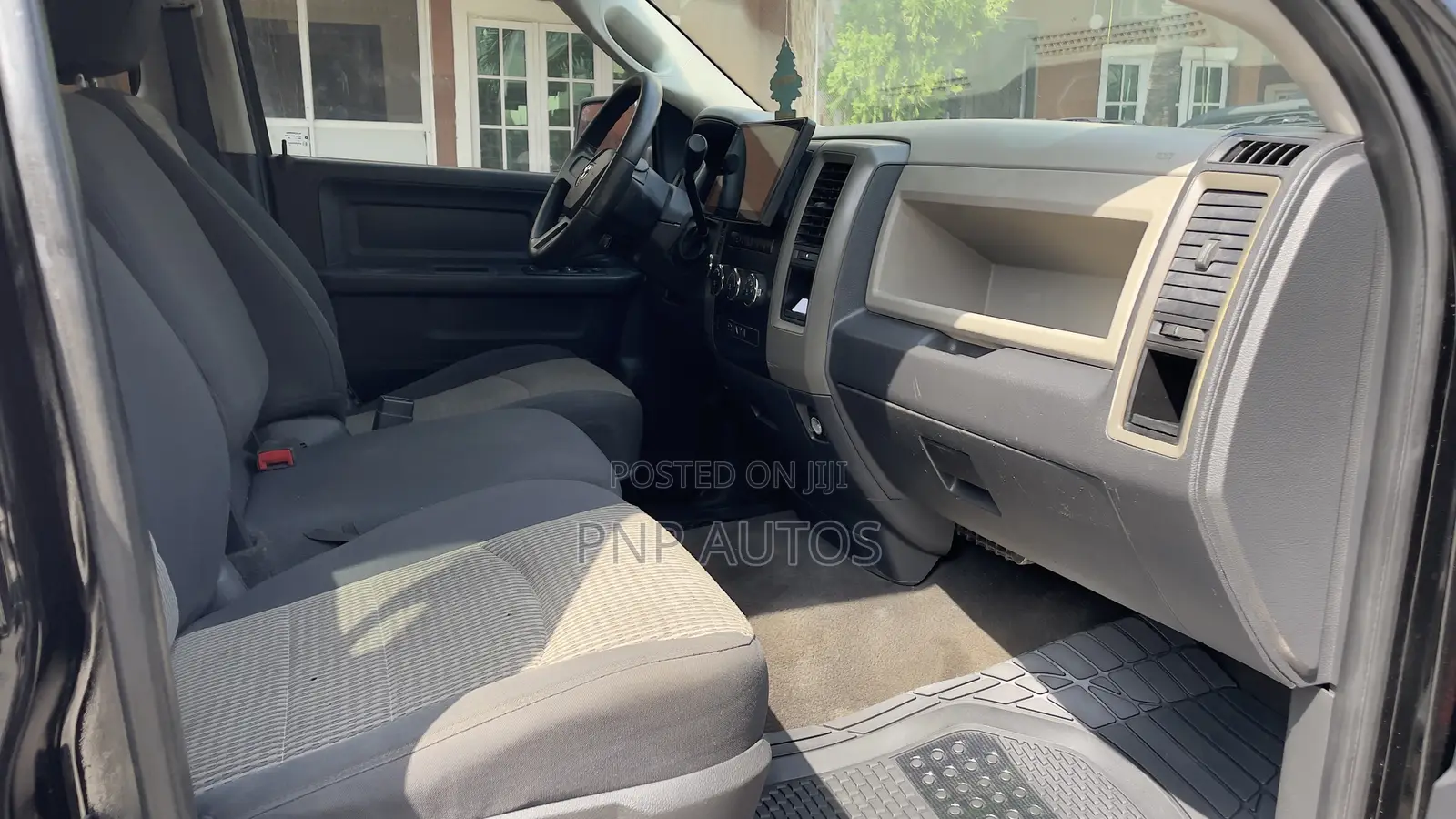 Dodge RAM 1500 Crew Cab 2010 Black