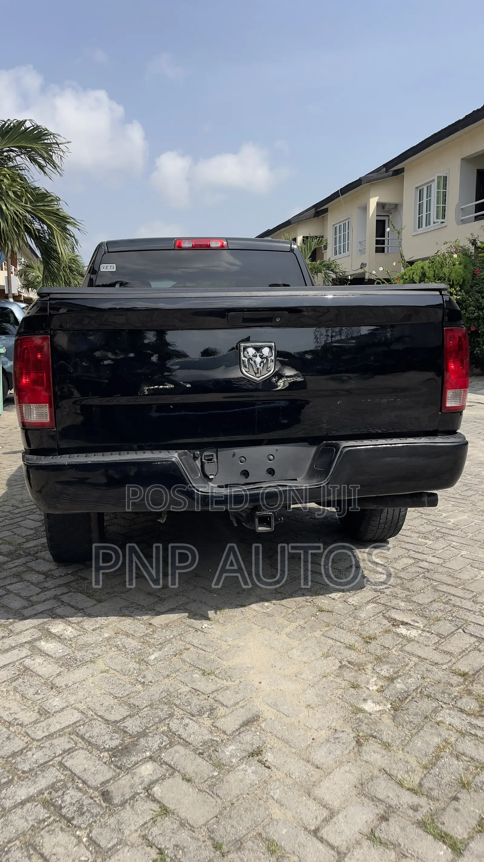 Dodge RAM 1500 Crew Cab 2010 Black