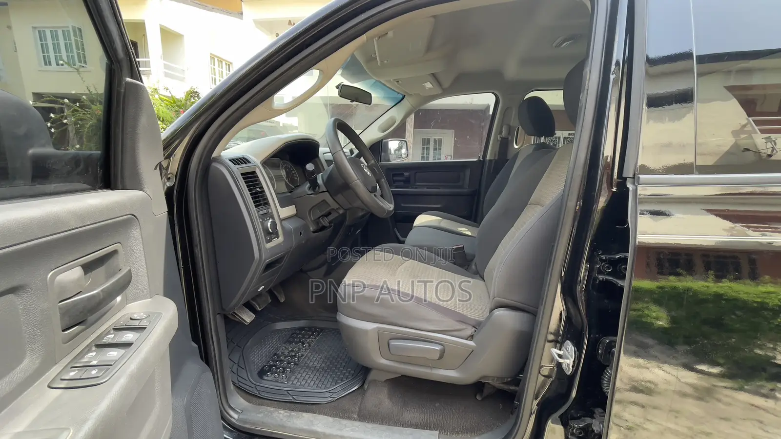 Dodge RAM 1500 Crew Cab 2010 Black