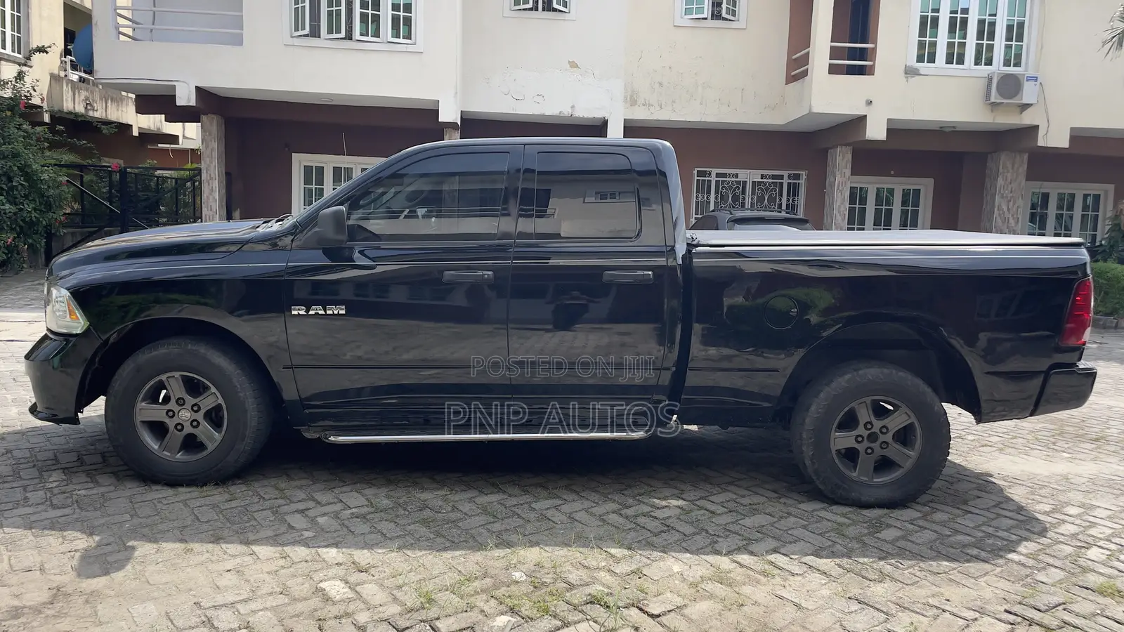 Dodge RAM 1500 Crew Cab 2010 Black