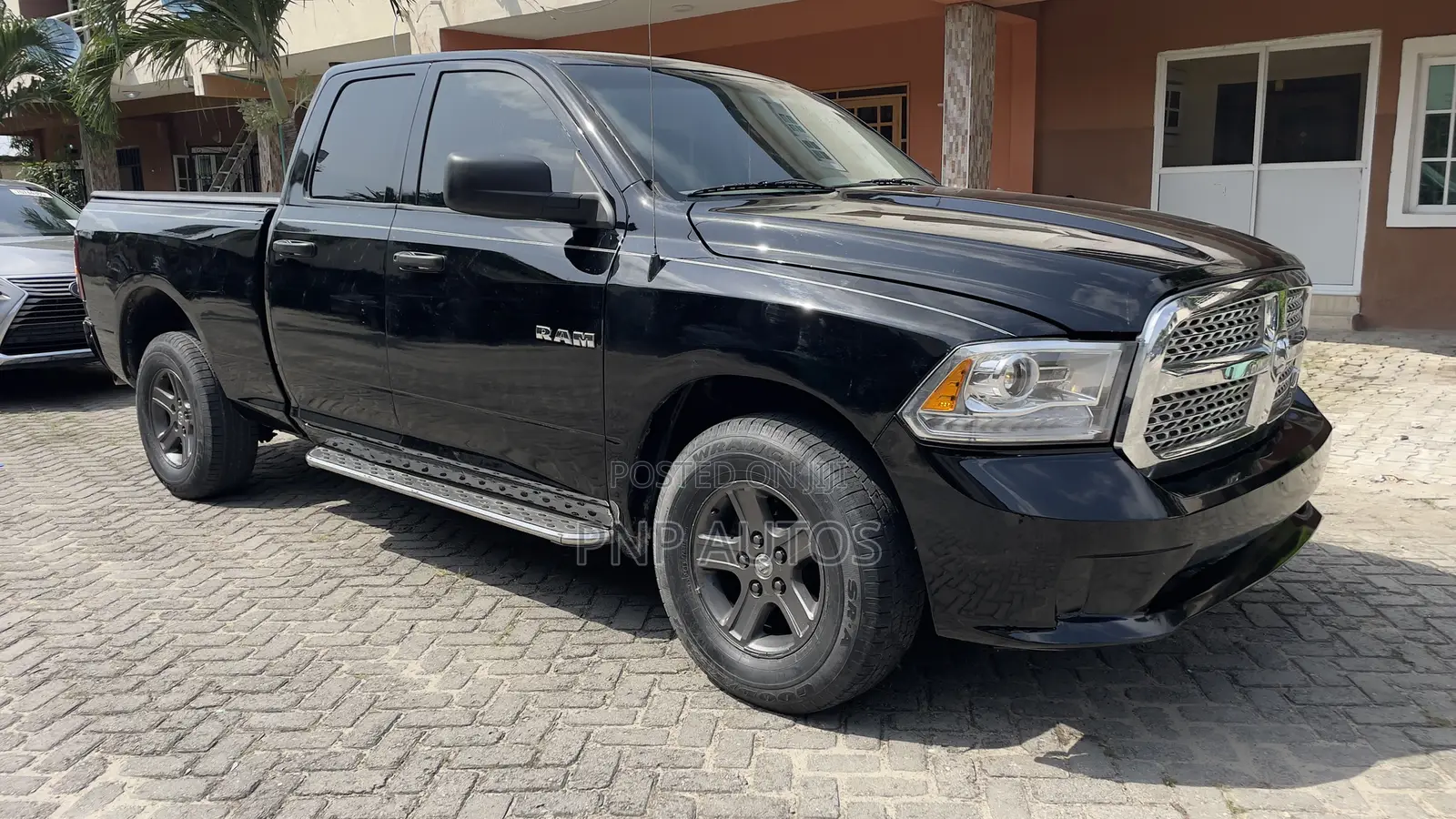 Dodge RAM 1500 Crew Cab 2010 Black