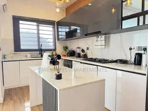 3 Bedroom Apartment With Ps5, Swimming Pool, Balcony Sit Out