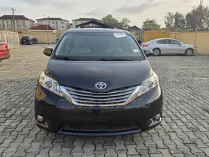 Toyota Sienna XLE 7 Passenger 2011 Black