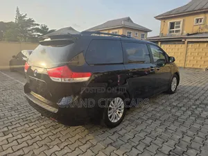 Toyota Sienna XLE 7 Passenger 2011 Black