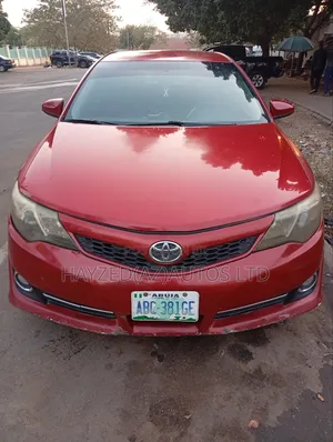 Toyota Camry SE 4dr Sedan (2.5L 4cyl 6A) 2014 Red