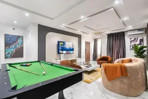 2 Bedroom Apartment With Ps5, Snooker and Tennis Board
