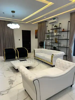 4 Bedroom Luxury Apartment