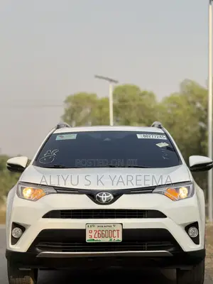 Toyota RAV4 SE 4dr SUV (2.5L 4cyl 6A) 2018 White